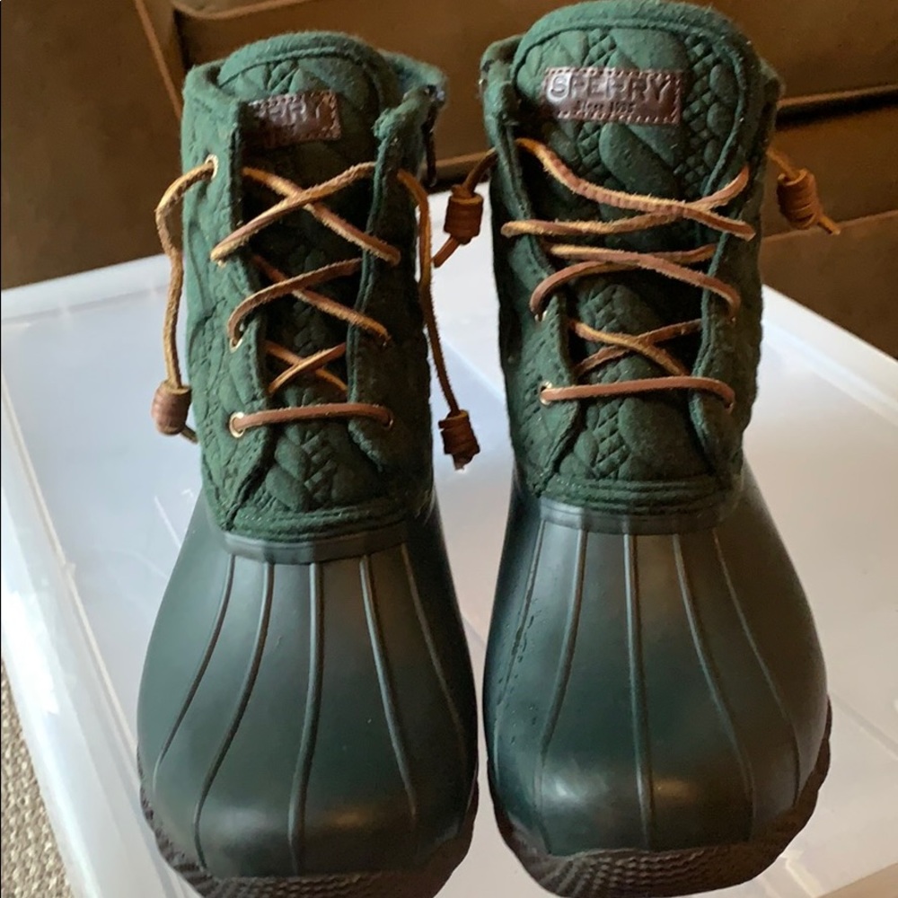 LIKE NEW Sperry Women’s Green Duck Boots